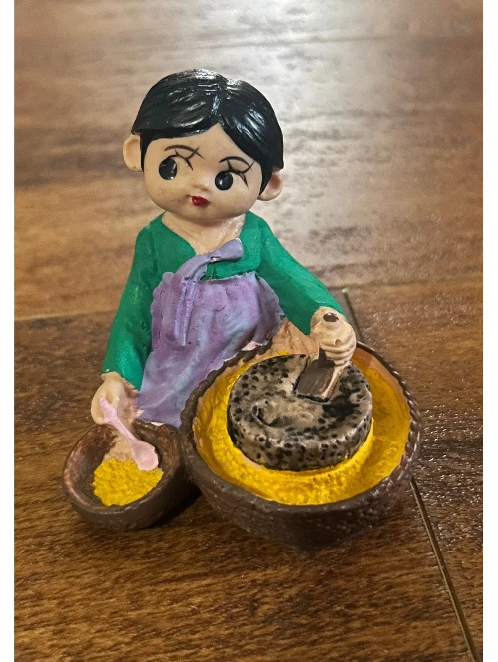YI ART Korean resin figurine of Woman Villager with Grinding Stone